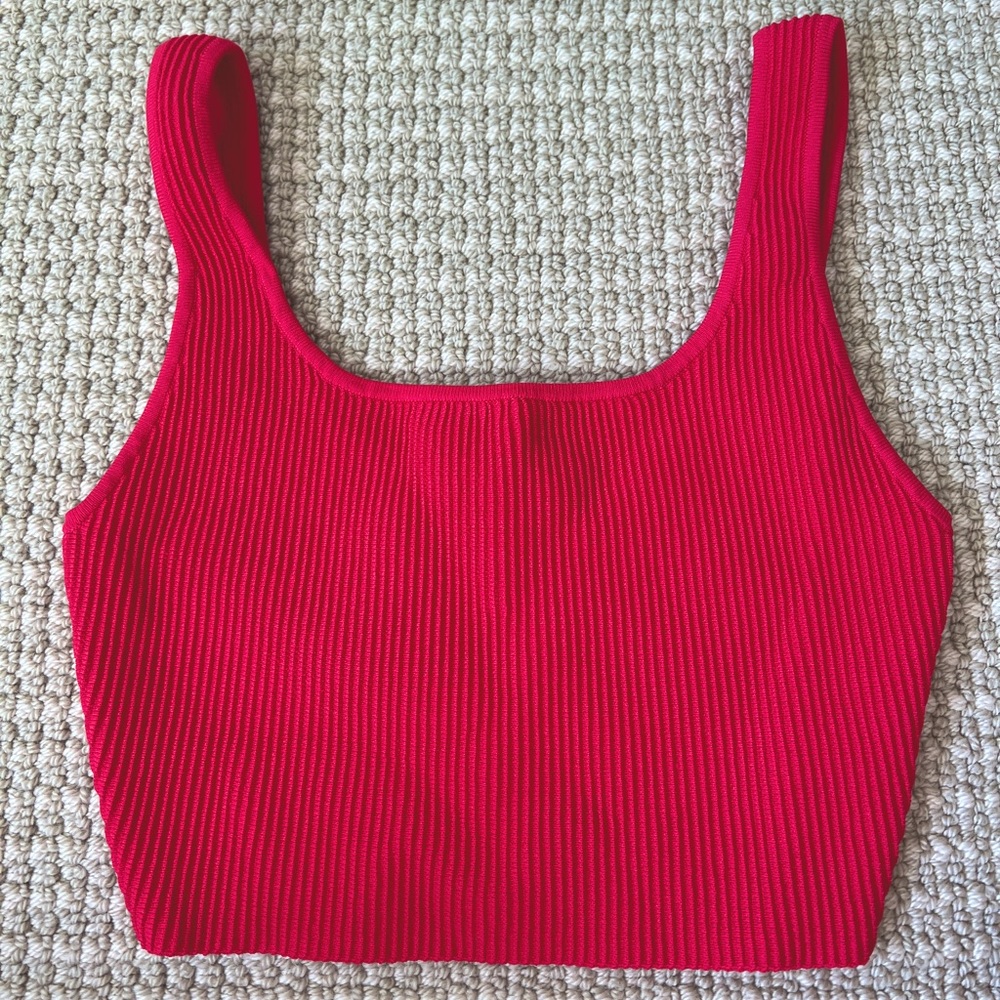 NWT ARITZIA Babaton pink square neck tank top, never worn